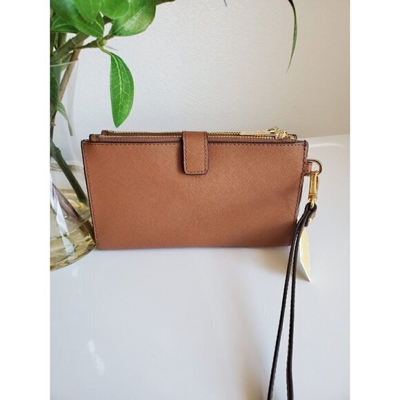 Michael Kors Wallet - Picture 2 of 9